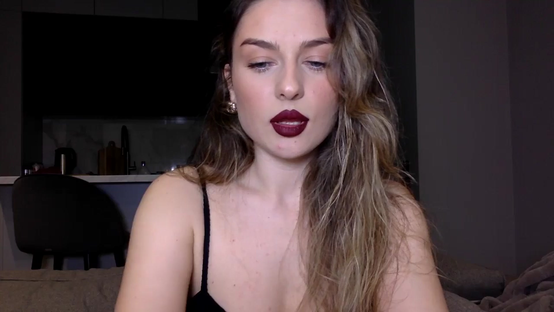 Gallery image thumbnail from SindiMoon's myfreecams stream on, 11/25/2024, 22:04 image 11 of 20