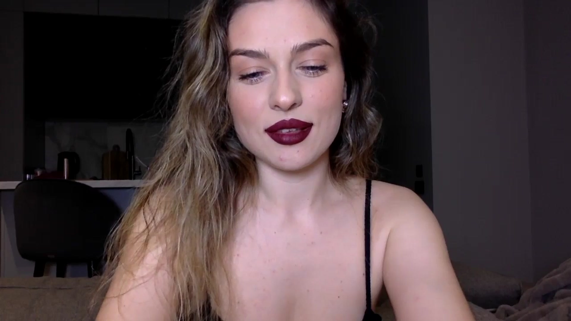Gallery image thumbnail from SindiMoon's myfreecams stream on, 11/25/2024, 22:04 image 13 of 20