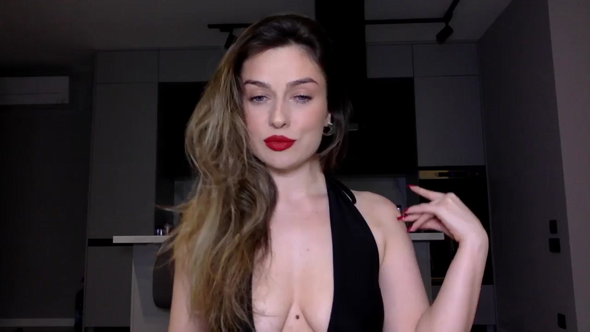 Gallery image thumbnail from SindiMoon's myfreecams stream on, 11/28/2024, 22:07 image 6 of 20