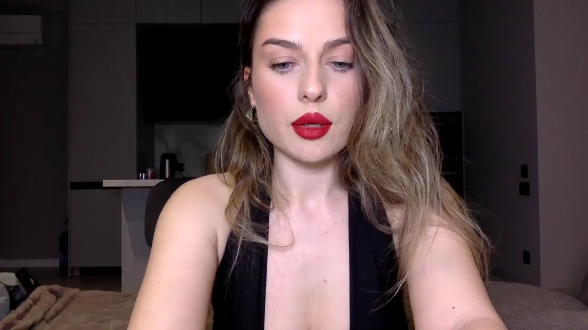 Gallery image thumbnail from SindiMoon's myfreecams stream on, 11/28/2024, 22:07 image 19 of 20