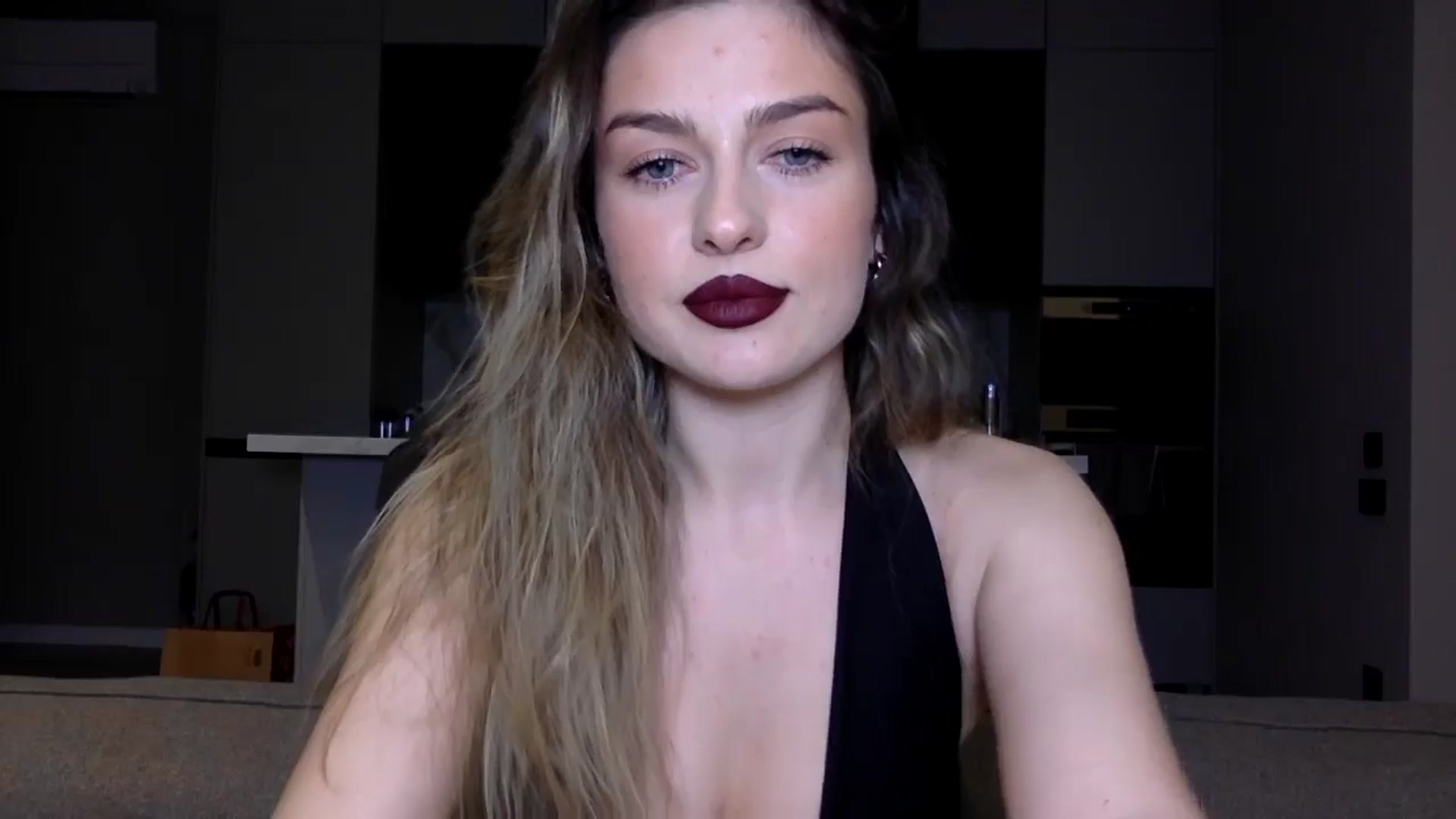 Gallery image thumbnail from SindiMoon's myfreecams stream on, 12/03/2024, 22:14 image 17 of 20
