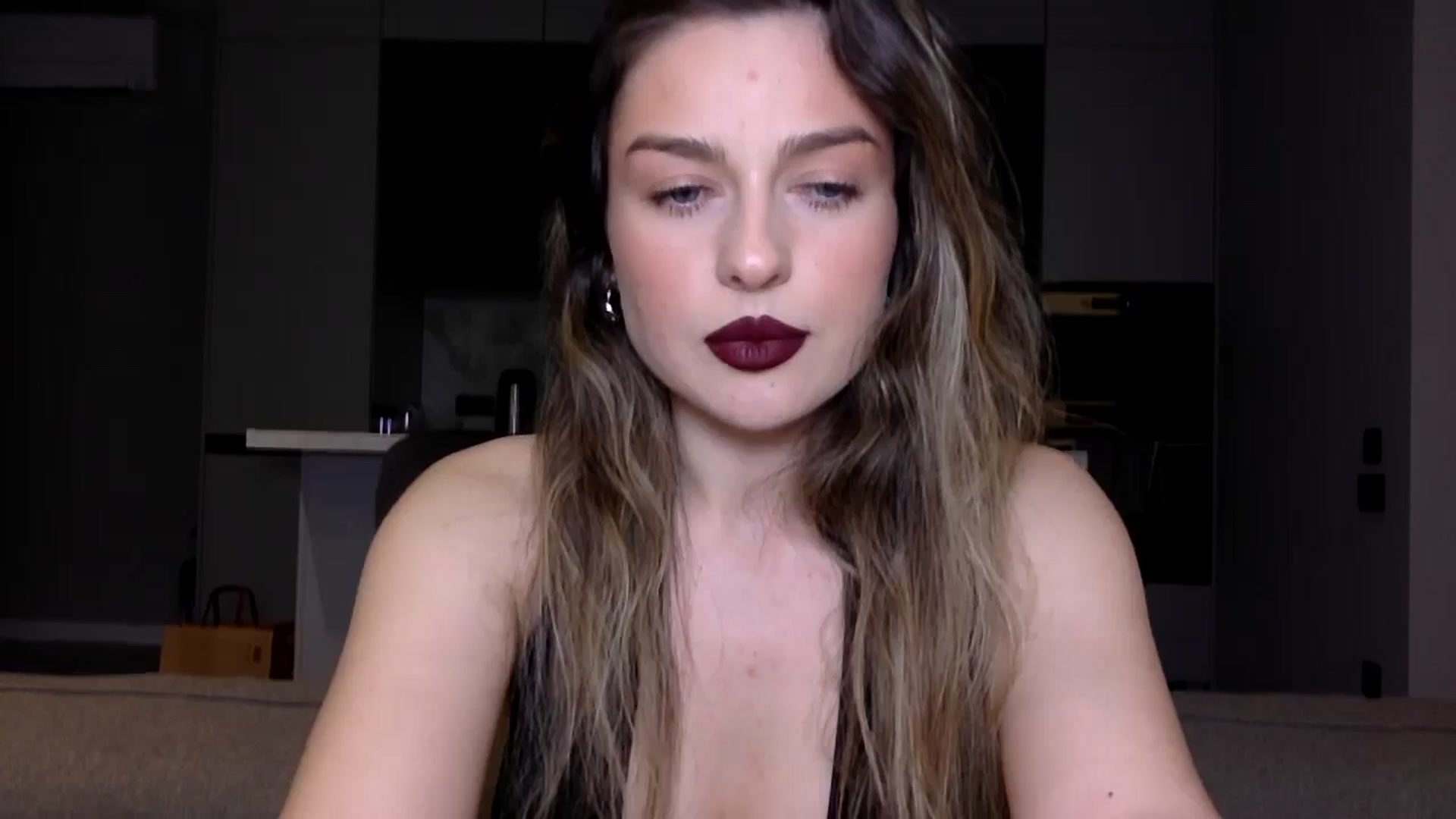 Gallery image thumbnail from SindiMoon's myfreecams stream on, 12/03/2024, 22:14 image 18 of 20