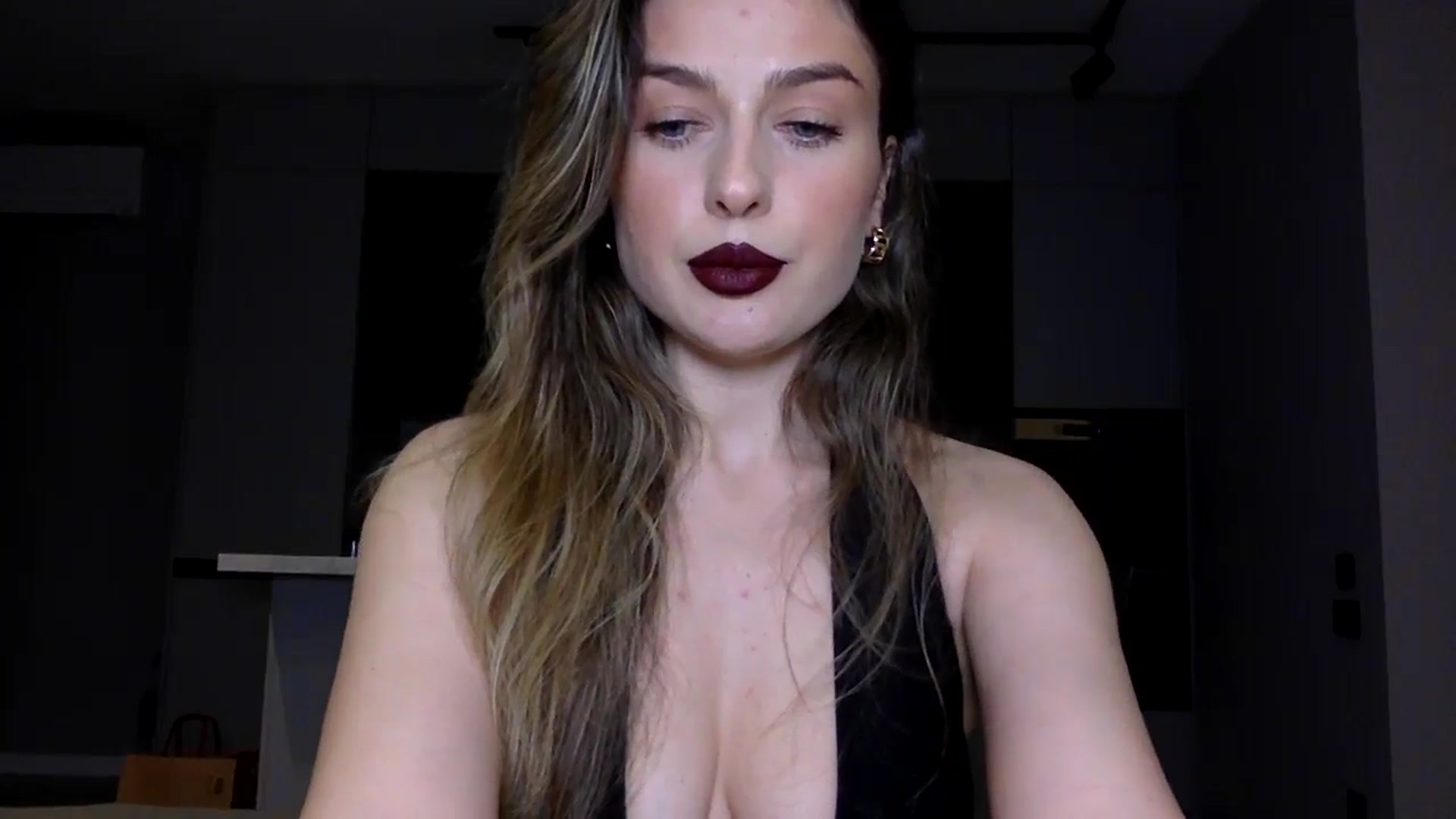 Gallery image thumbnail from SindiMoon's myfreecams stream on, 12/03/2024, 22:14 image 7 of 20