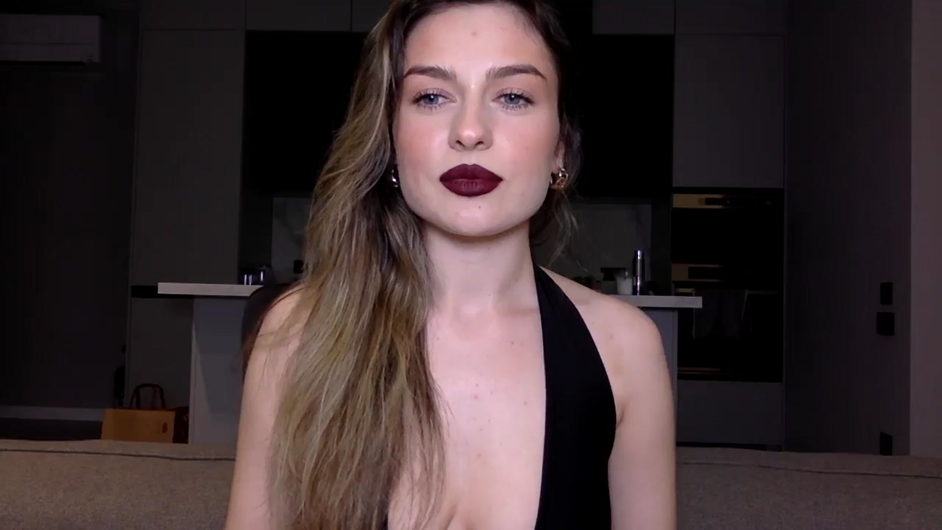 Gallery image thumbnail from SindiMoon's myfreecams stream on, 12/03/2024, 22:14 image 19 of 20
