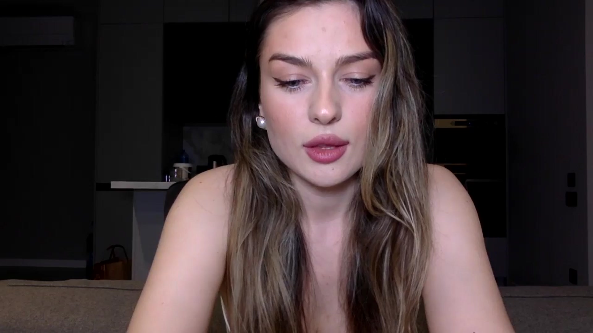 Gallery image thumbnail from SindiMoon's myfreecams stream on, 12/04/2024, 22:47 image 17 of 20