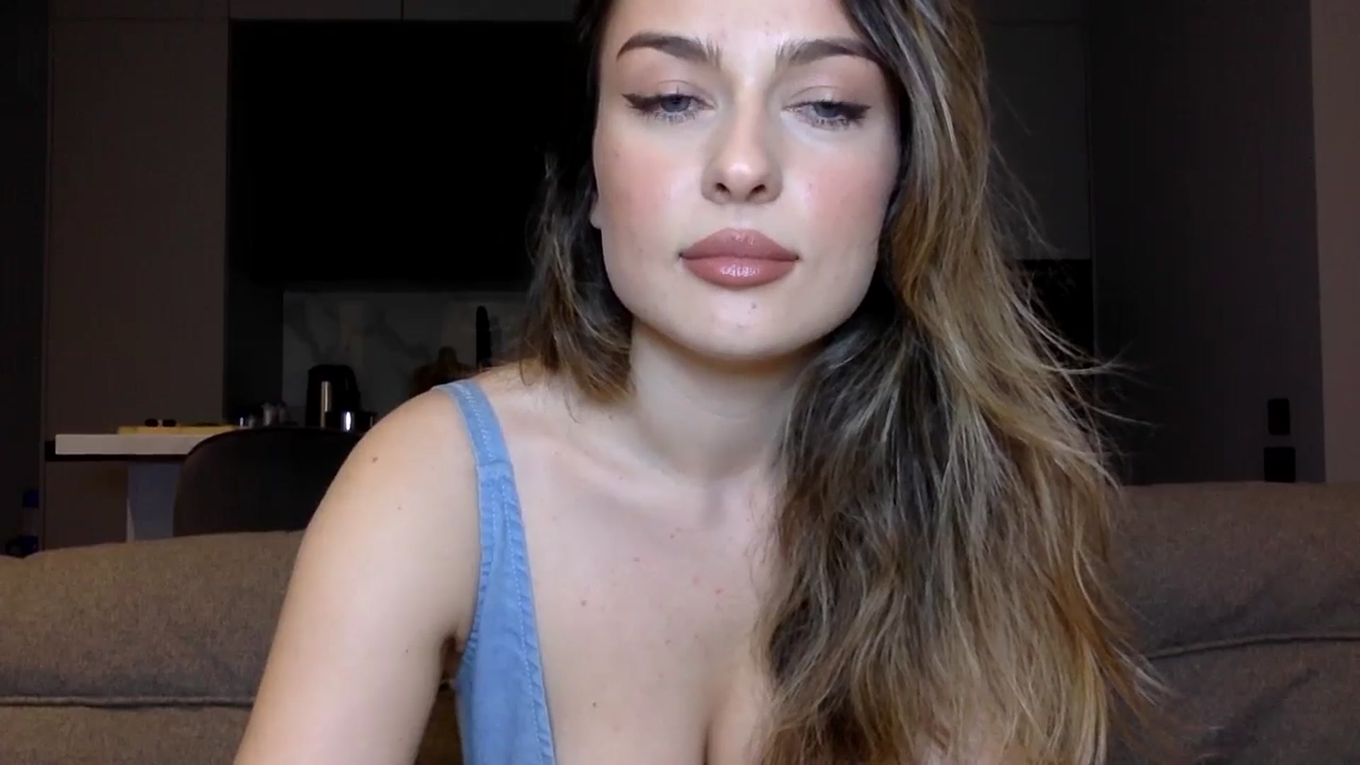 Gallery image thumbnail from SindiMoon's myfreecams stream on, 12/10/2024, 21:40 image 20 of 20