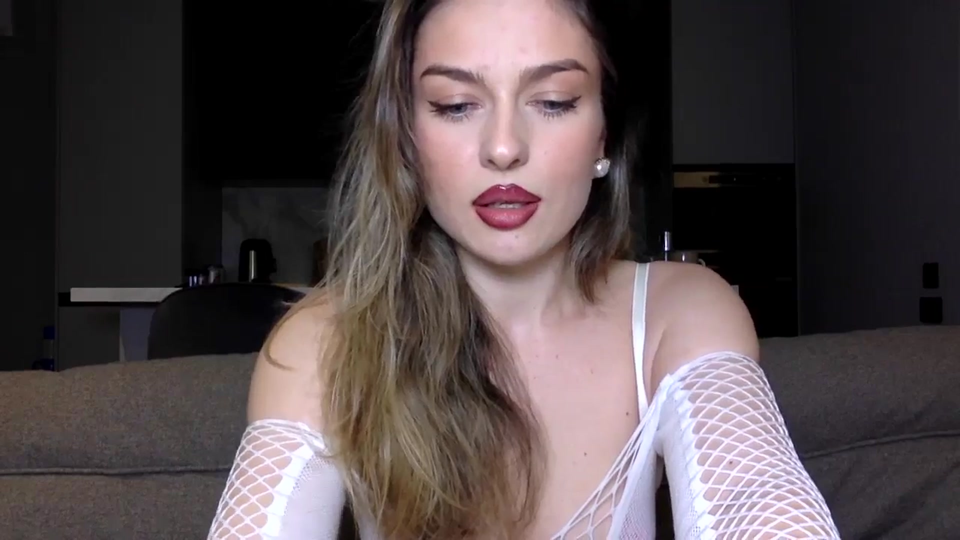 Gallery image thumbnail from SindiMoon's myfreecams stream on, 12/11/2024, 22:50 image 16 of 20