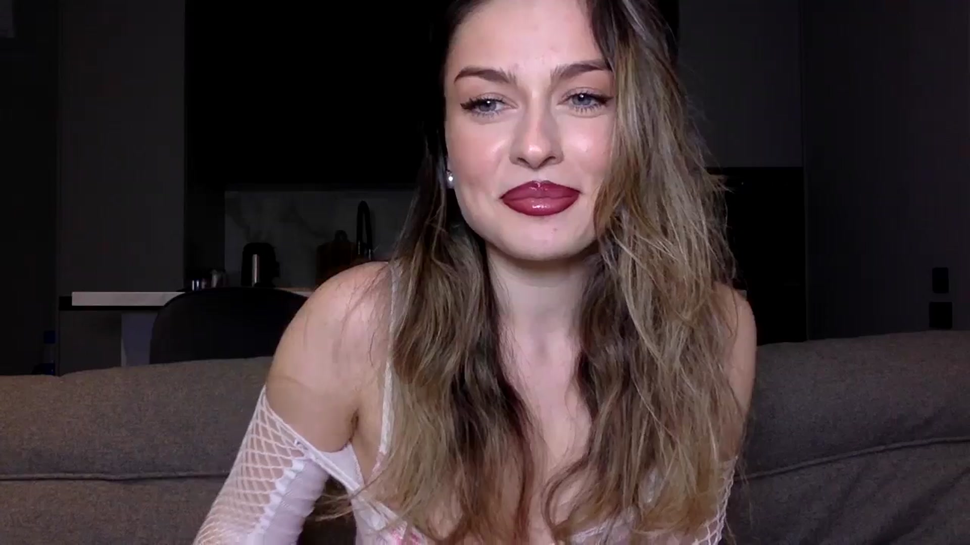 Gallery image thumbnail from SindiMoon's myfreecams stream on, 12/11/2024, 22:50 image 18 of 20