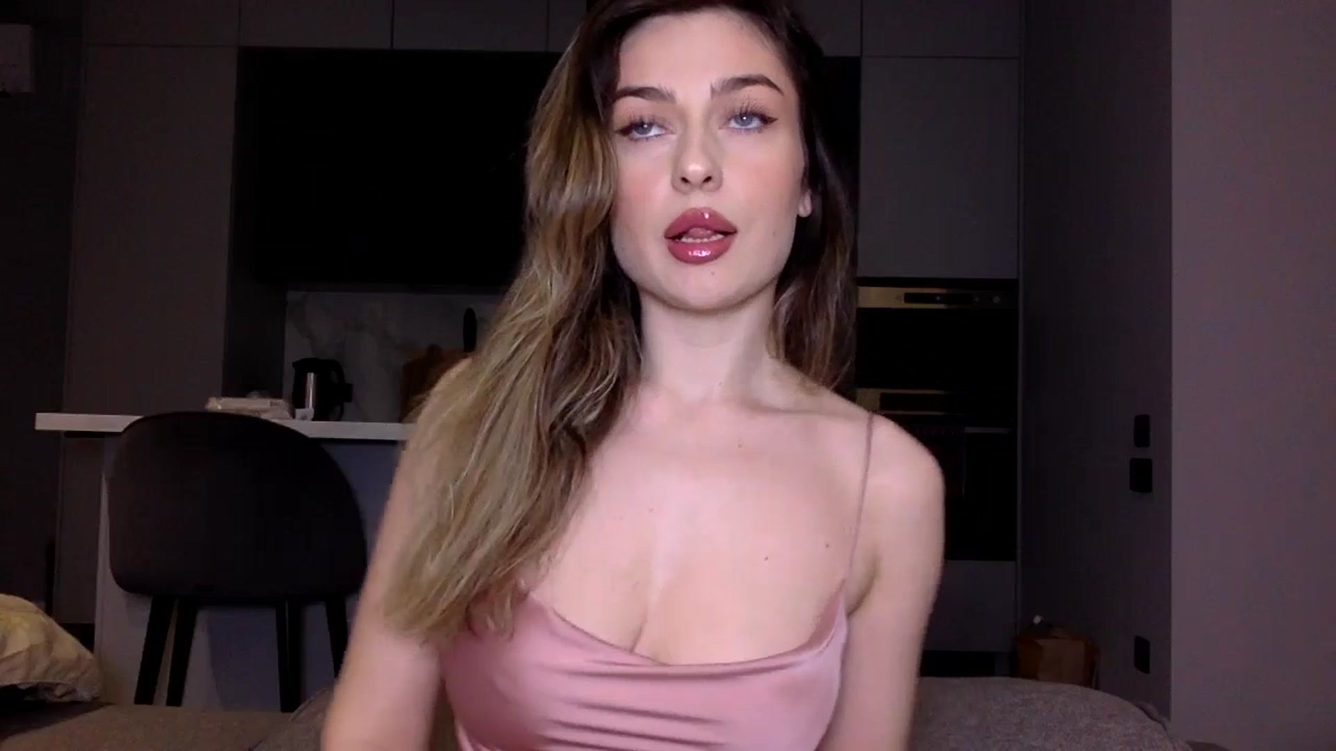 Gallery image thumbnail from SindiMoon's myfreecams stream on, 01/13/2025, 21:47 image 2 of 20