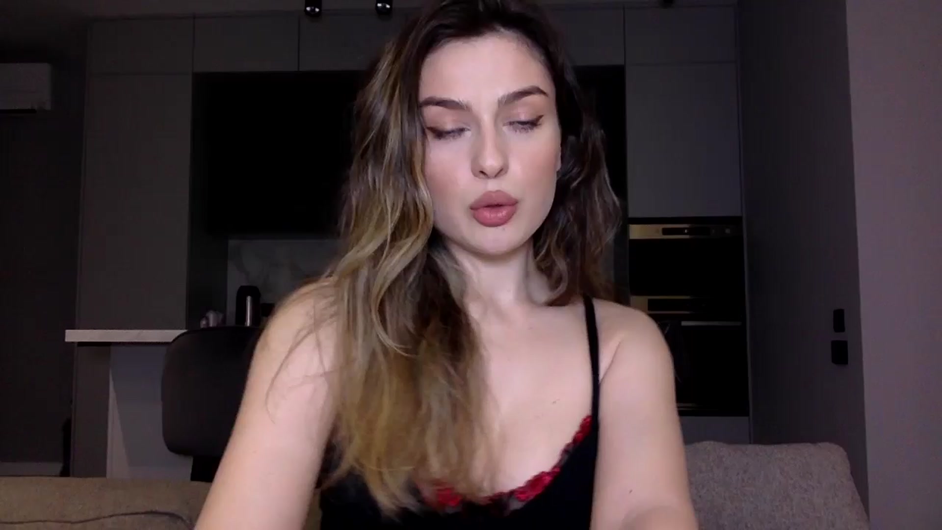 Gallery image thumbnail from SindiMoon's myfreecams stream on, 01/15/2025, 22:50 image 17 of 20