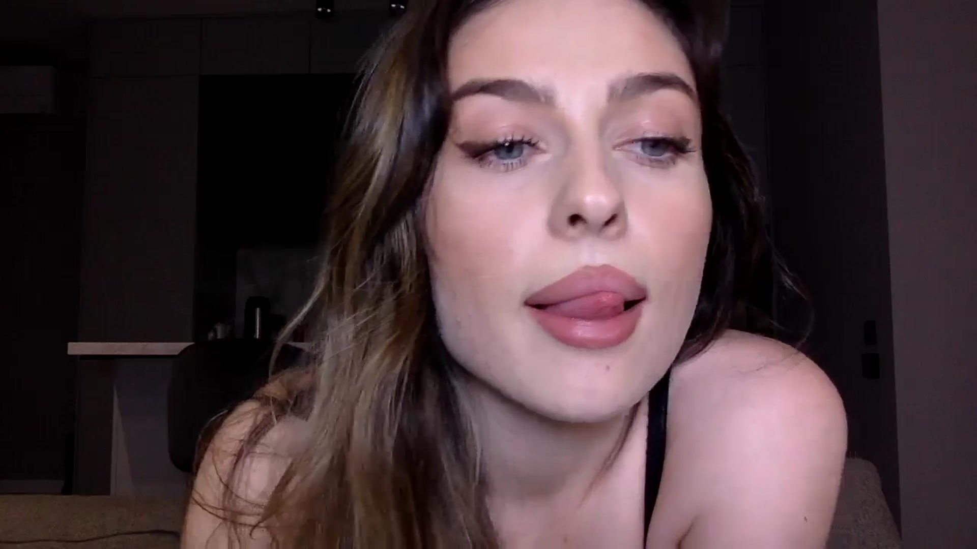 Gallery image thumbnail from SindiMoon's myfreecams stream on, 01/15/2025, 22:50 image 5 of 20