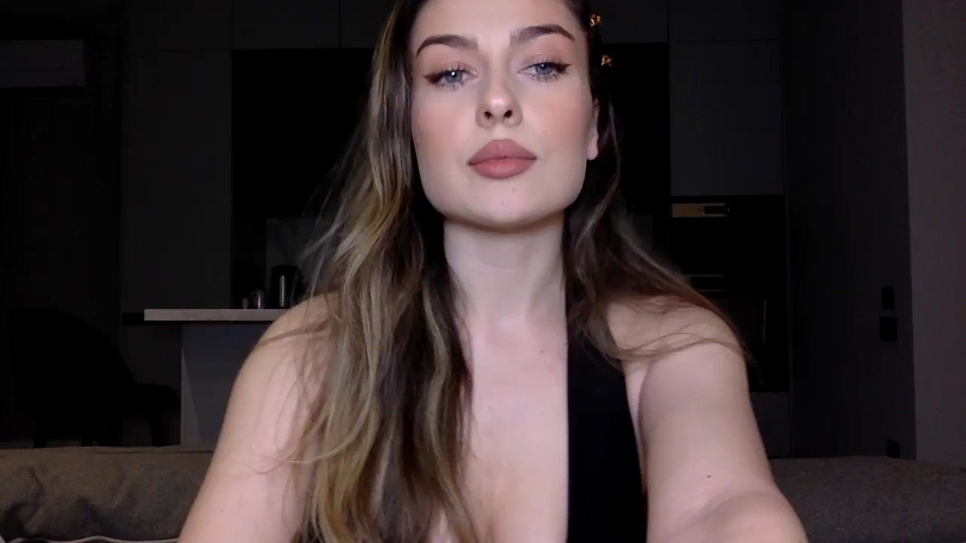 Gallery image thumbnail from SindiMoon's myfreecams stream on, 01/18/2025, 23:13 image 1 of 20