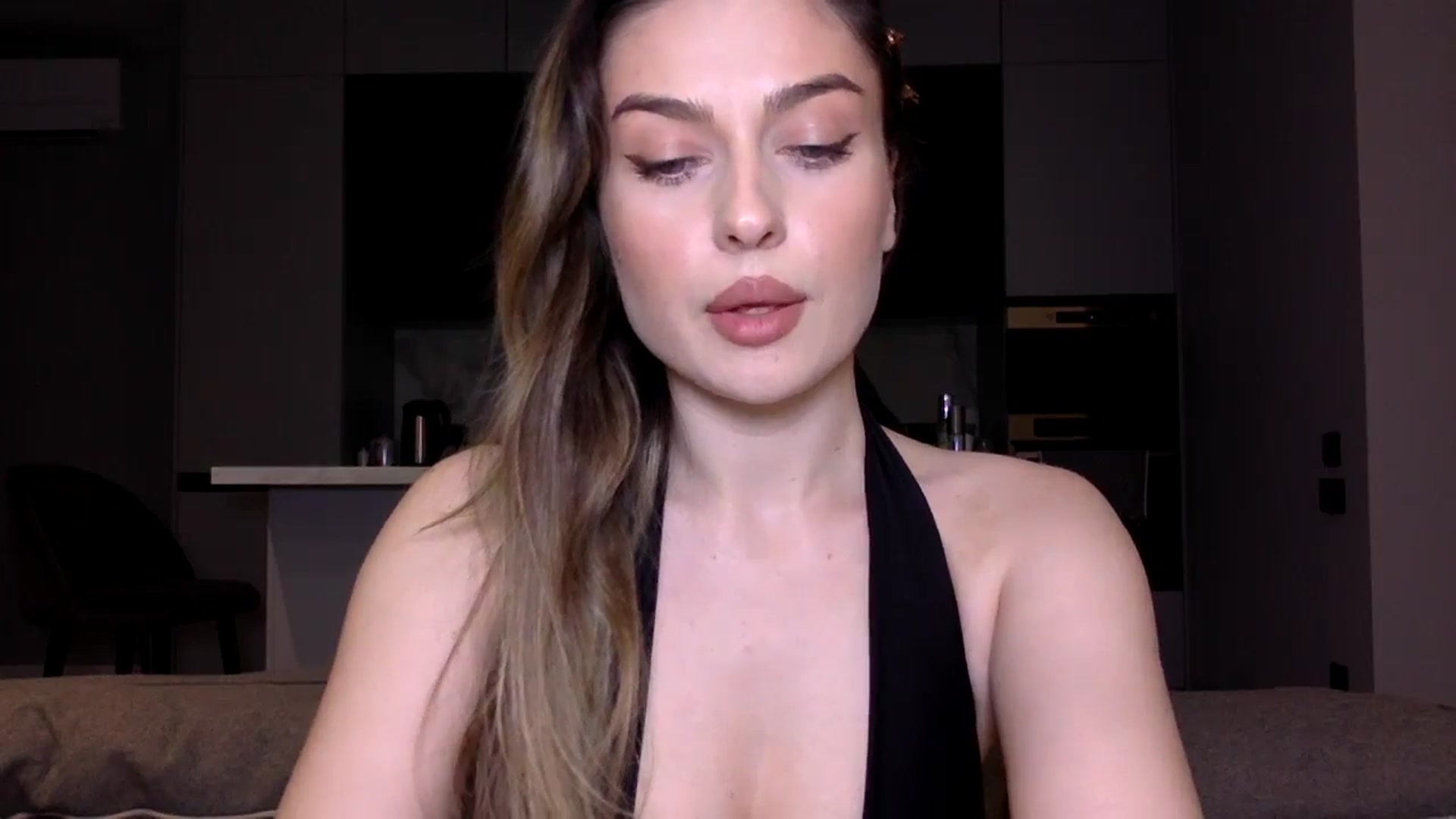 Gallery image thumbnail from SindiMoon's myfreecams stream on, 01/18/2025, 23:13 image 17 of 20