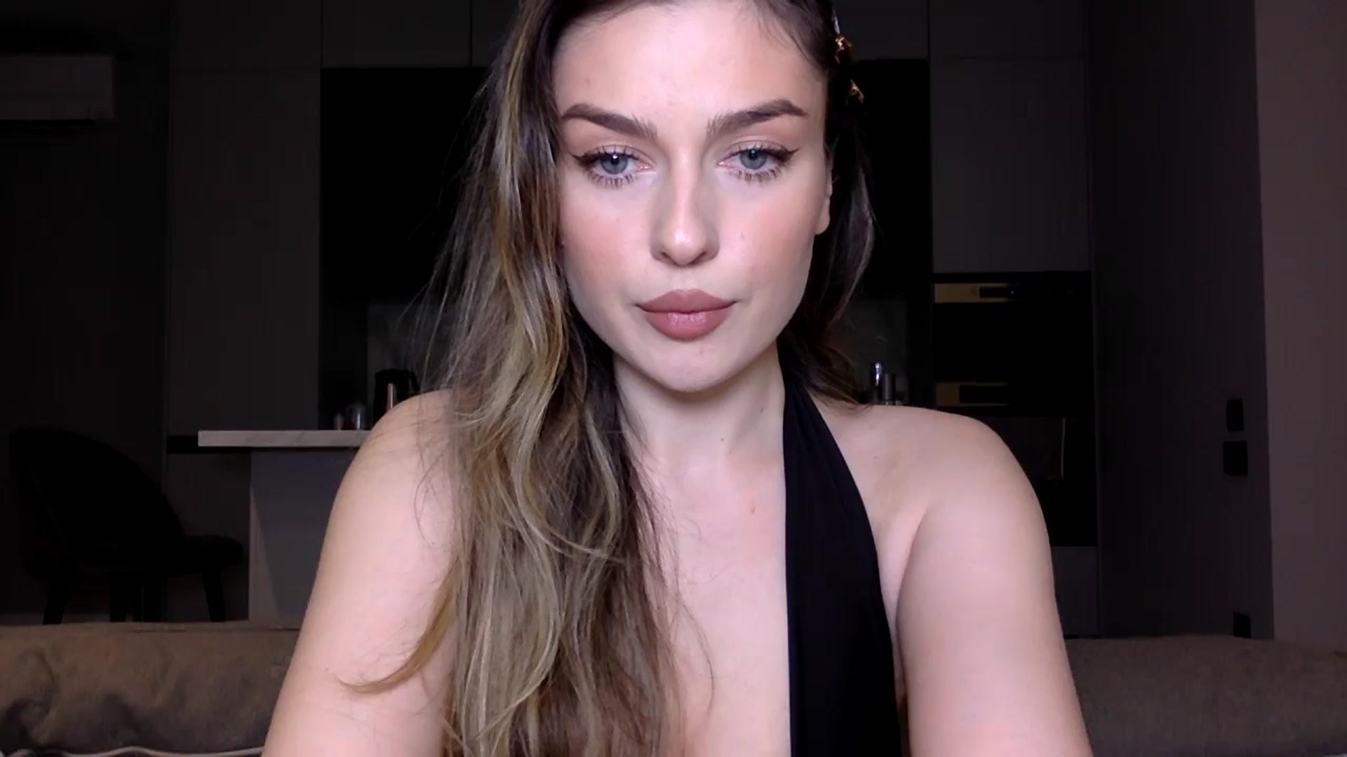 Gallery image thumbnail from SindiMoon's myfreecams stream on, 01/18/2025, 23:13 image 3 of 20