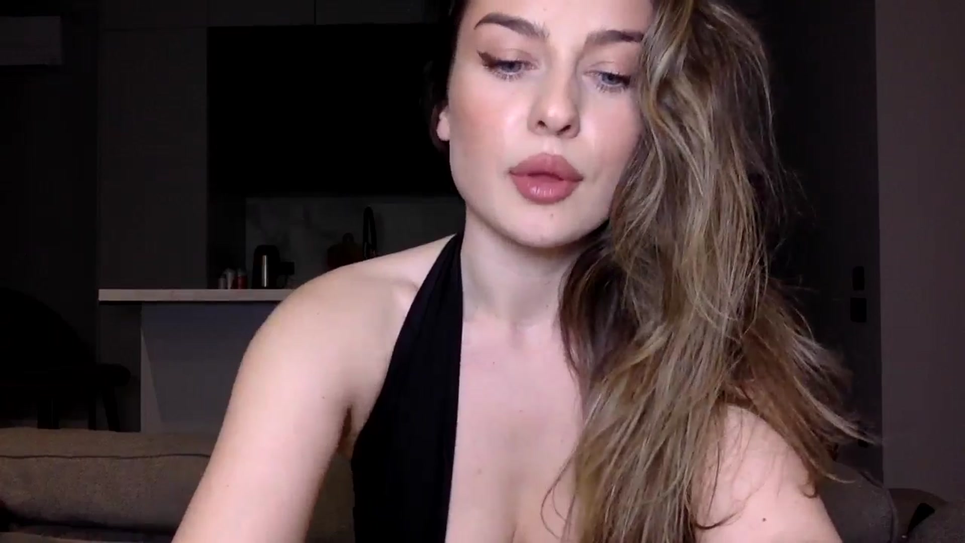 Gallery image thumbnail from SindiMoon's myfreecams stream on, 01/22/2025, 22:44 image 17 of 20