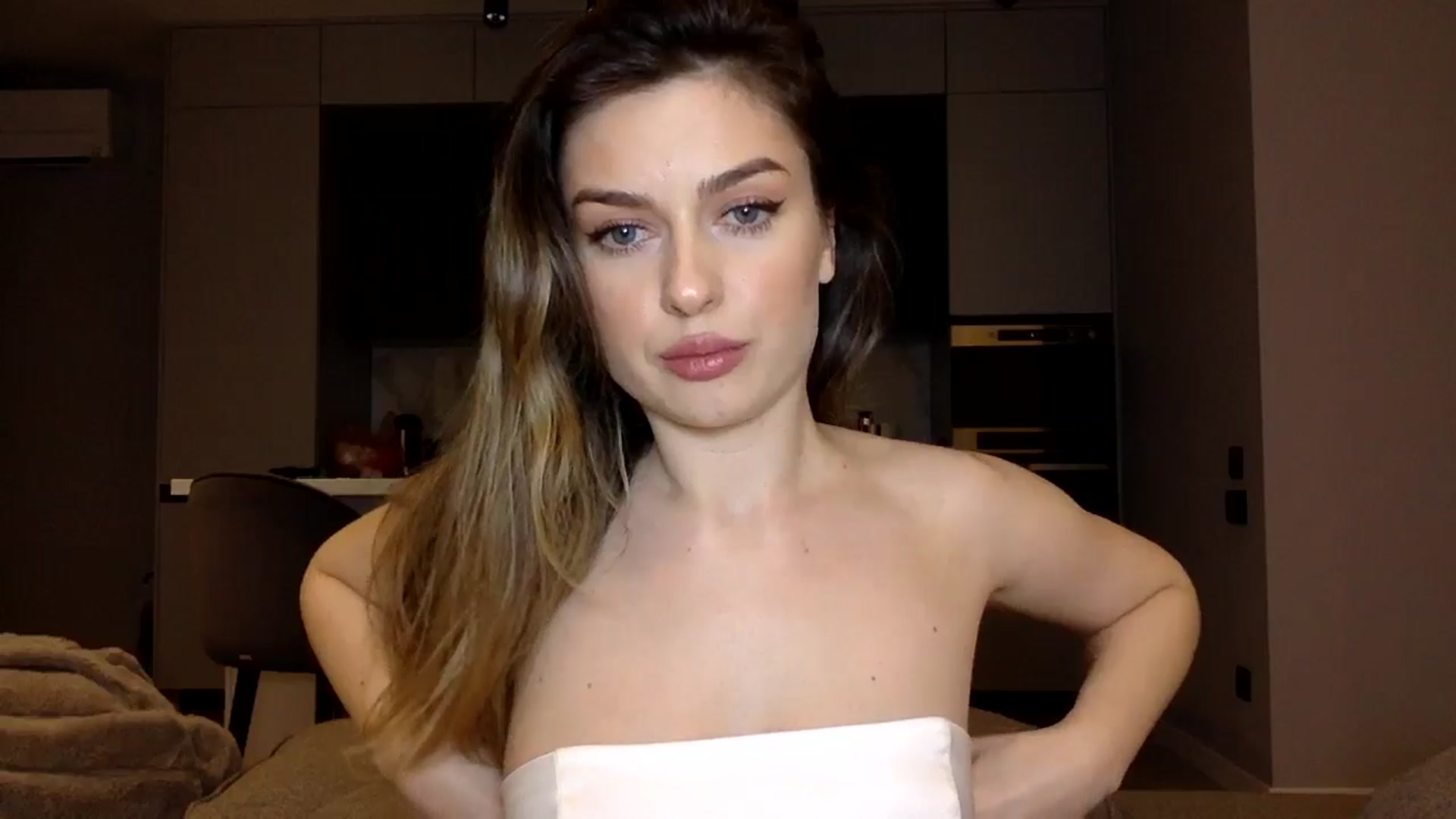 Gallery image thumbnail from SindiMoon's myfreecams stream on, 01/28/2025, 24:34 image 3 of 20
