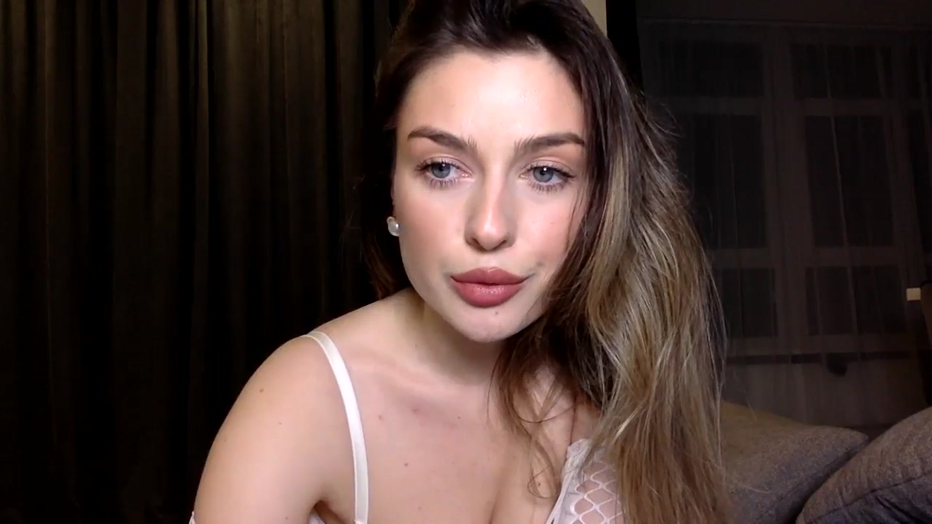 Gallery image thumbnail from SindiMoon's myfreecams stream on, 02/24/2025, 24:51 image 18 of 20
