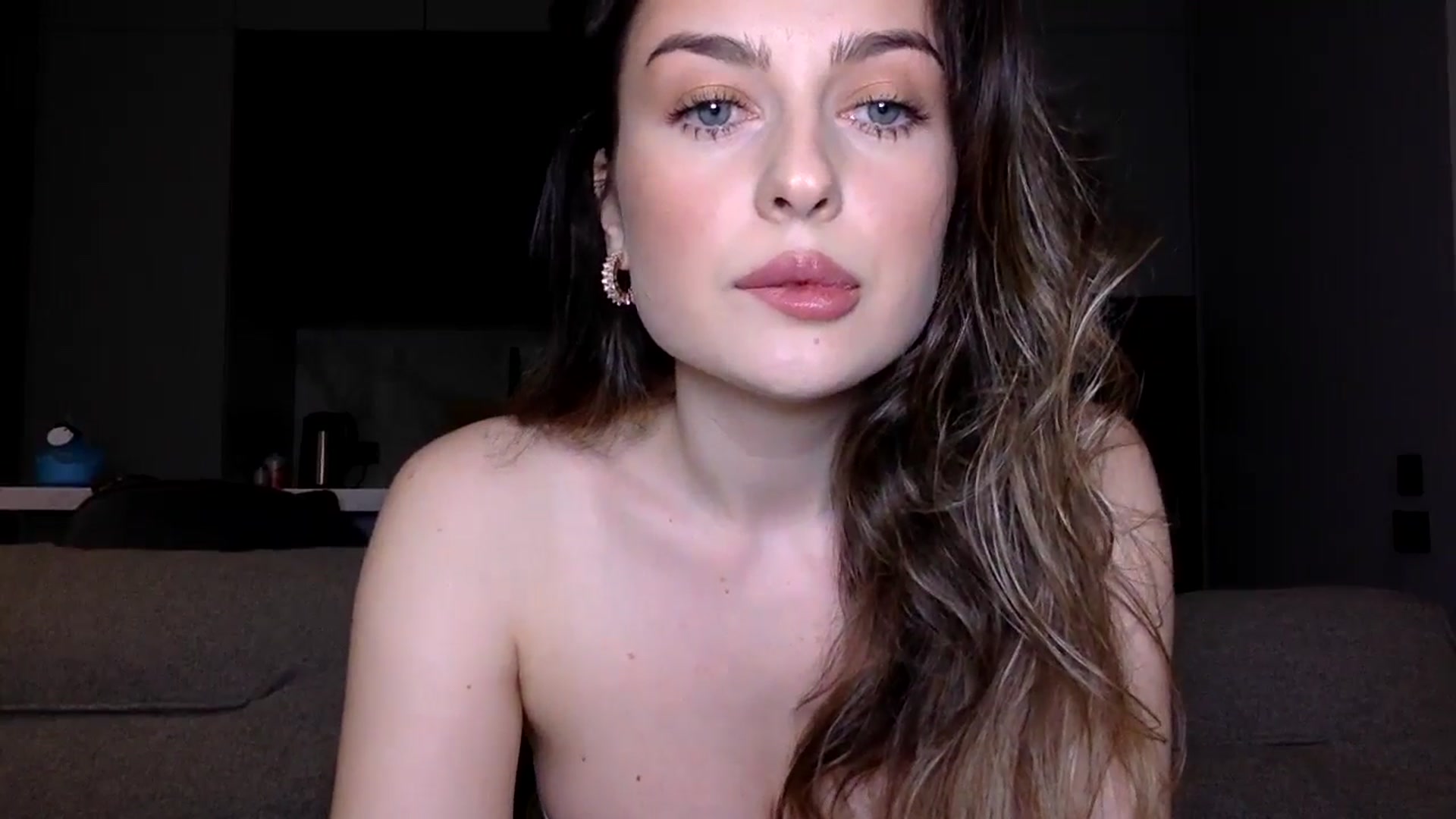 Gallery image thumbnail from SindiMoon's myfreecams stream on, 05/20/2025, 21:08 image 4 of 20