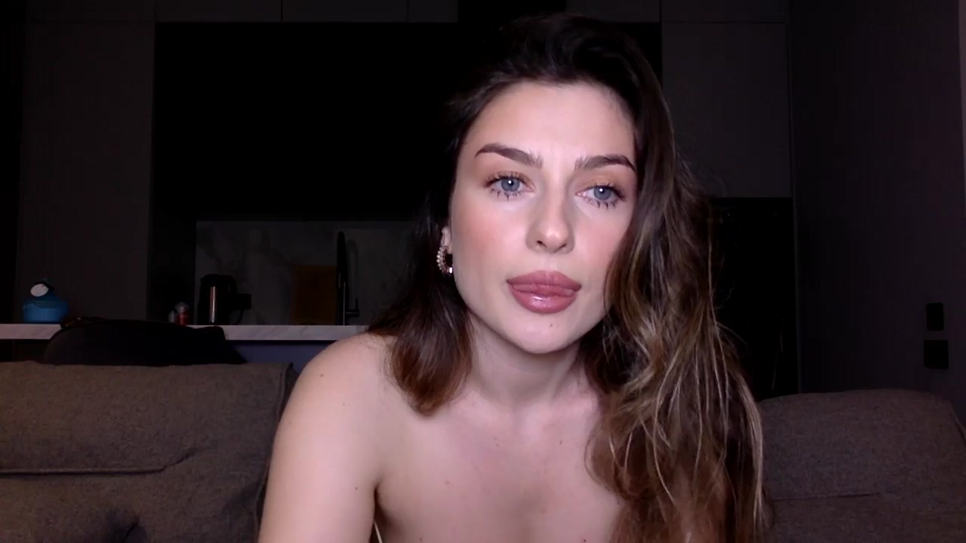 Gallery image thumbnail from SindiMoon's myfreecams stream on, 05/20/2025, 21:08 image 8 of 20
