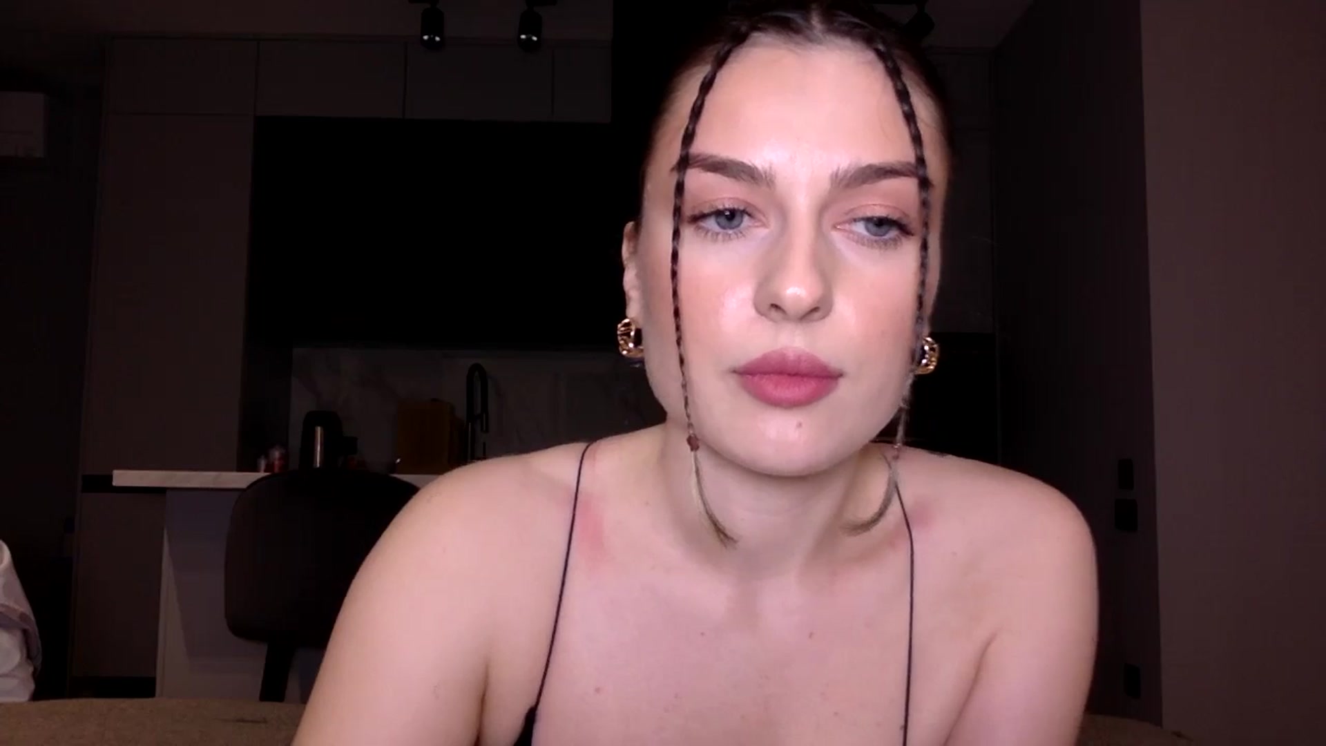 Gallery image thumbnail from SindiMoon's myfreecams stream on, 05/30/2025, 01:05 image 11 of 20