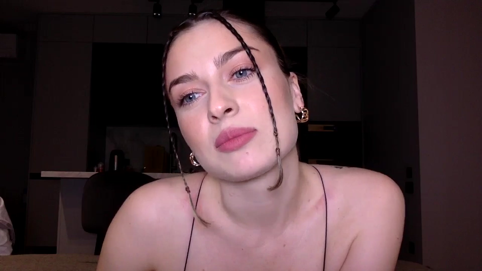 Gallery image thumbnail from SindiMoon's myfreecams stream on, 05/30/2025, 01:05 image 2 of 20