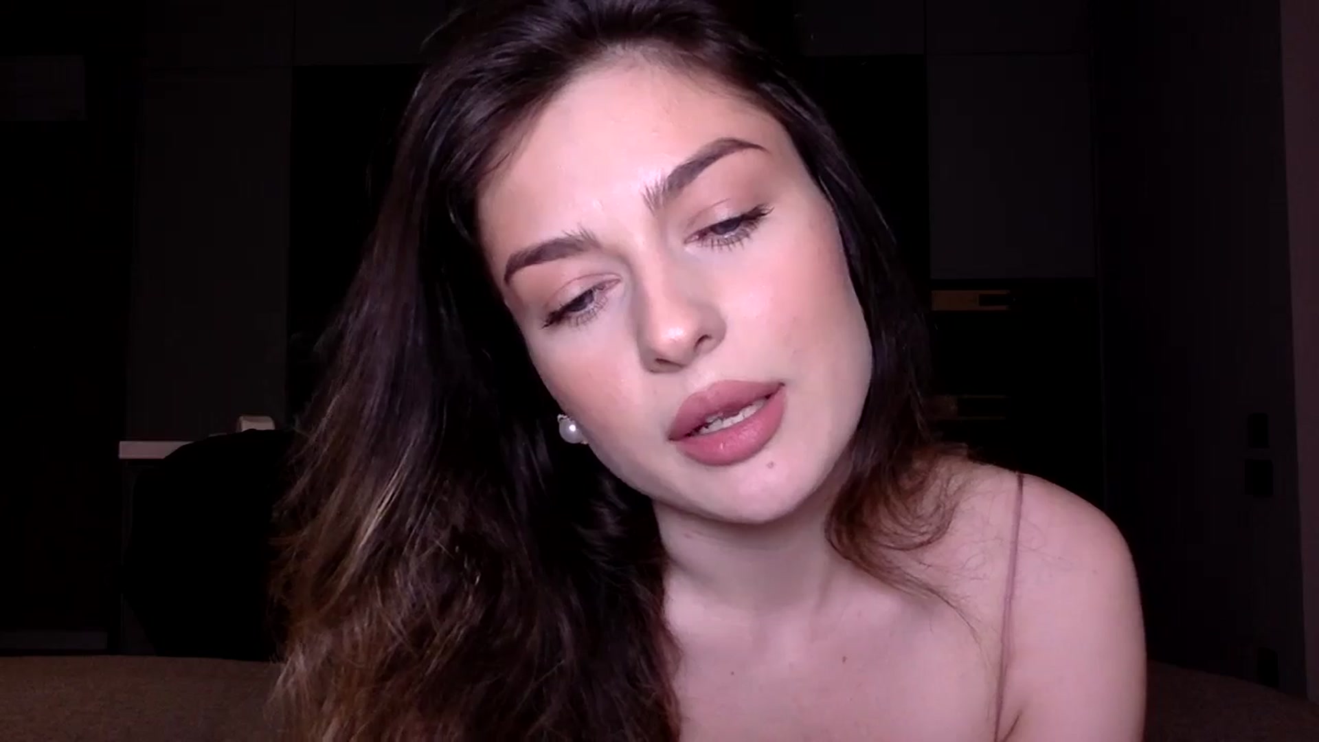 Gallery image thumbnail from SindiMoon's myfreecams stream on, 05/31/2025, 21:12 image 11 of 20