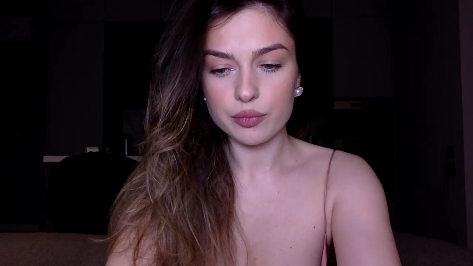 Gallery image thumbnail from SindiMoon's myfreecams stream on, 05/31/2025, 21:12 image 10 of 20