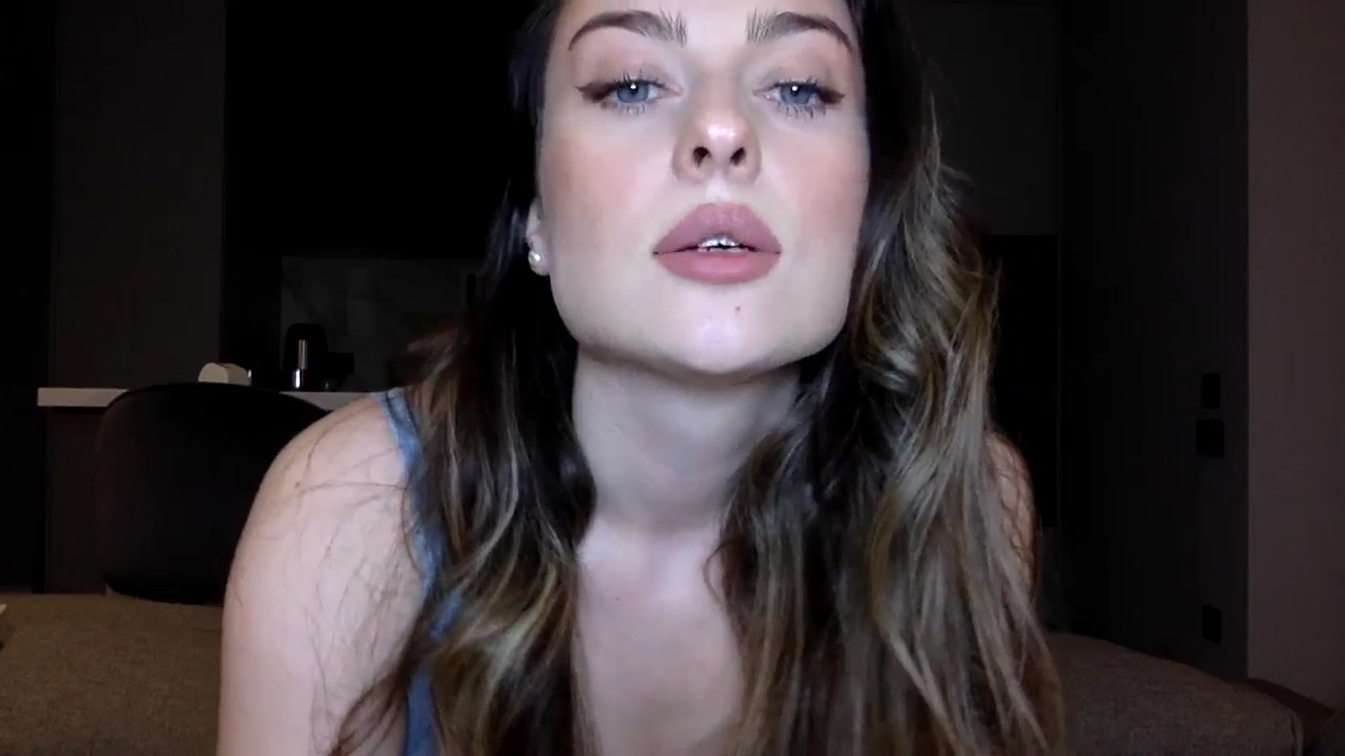 Gallery image thumbnail from SindiMoon's myfreecams stream on, 06/02/2025, 23:10 image 11 of 20