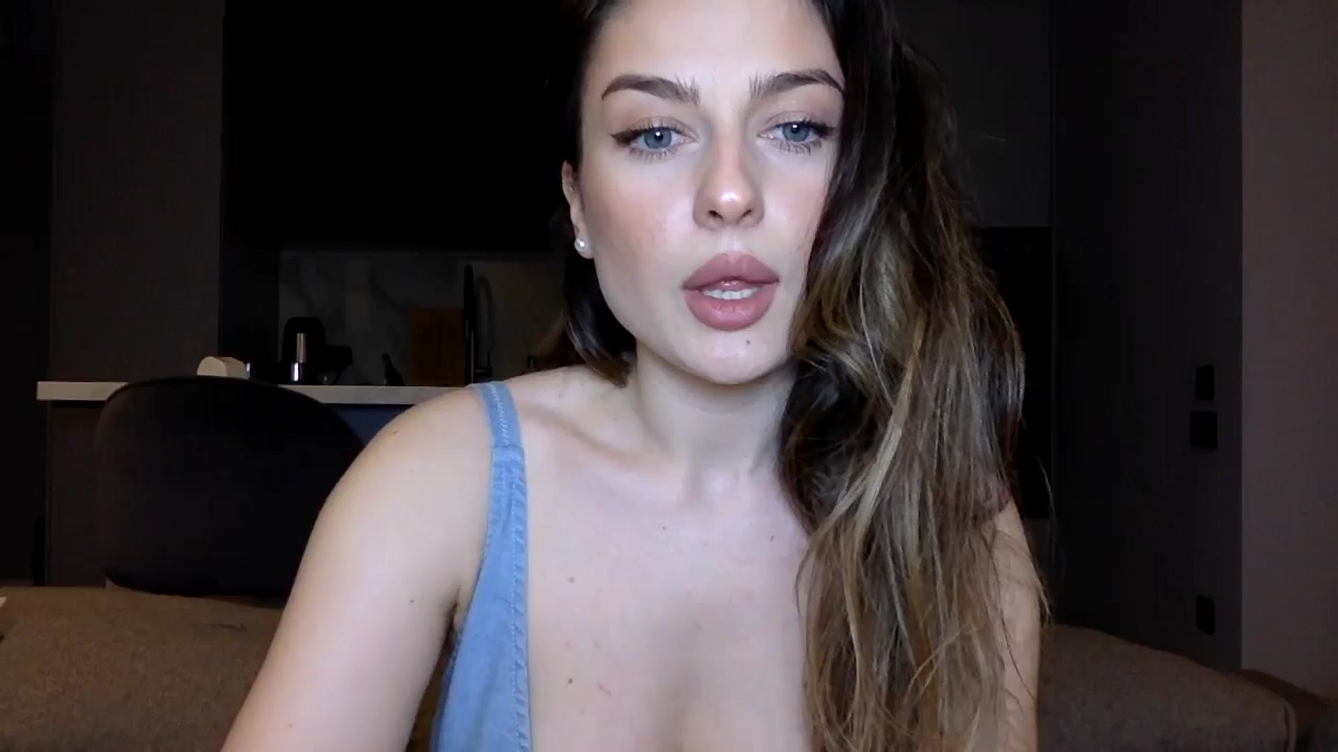 Gallery image thumbnail from SindiMoon's myfreecams stream on, 06/02/2025, 23:10 image 9 of 20