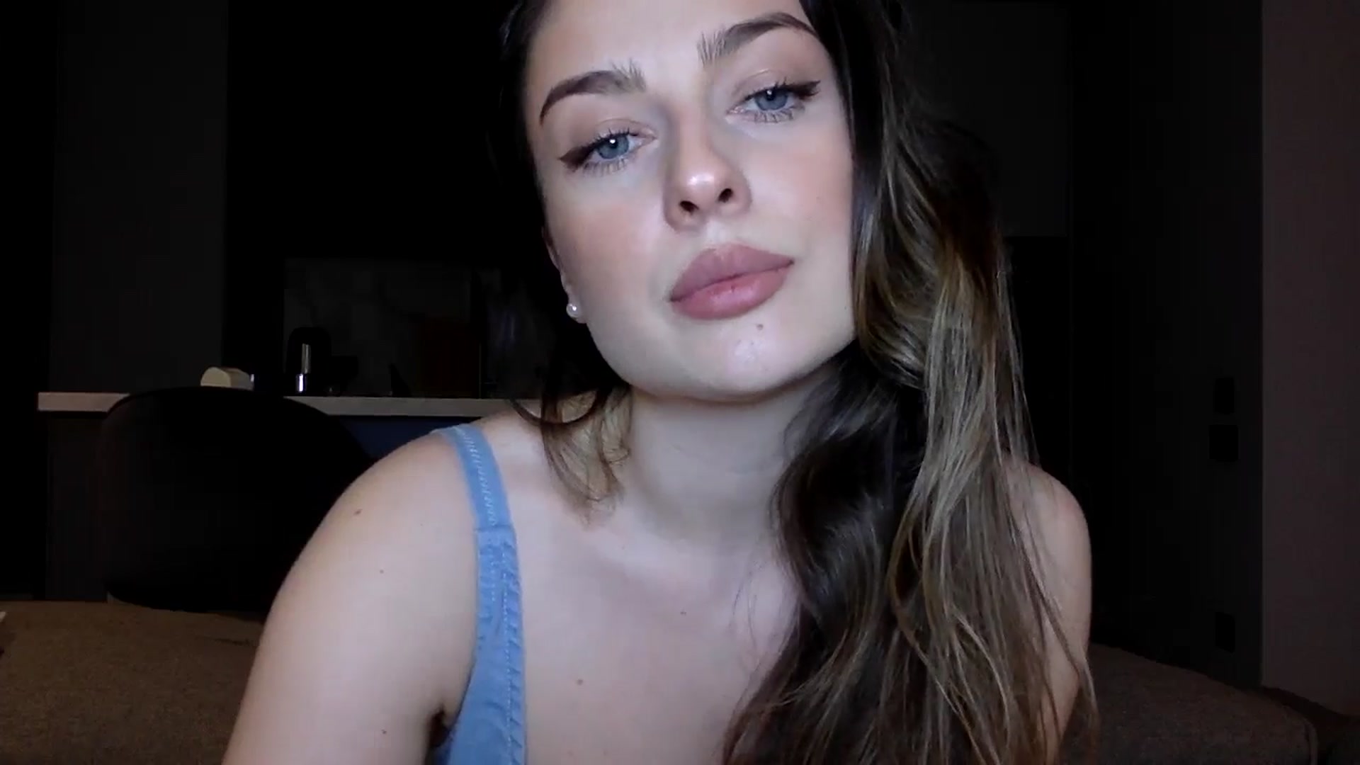 Gallery image thumbnail from SindiMoon's myfreecams stream on, 06/02/2025, 23:10 image 5 of 20