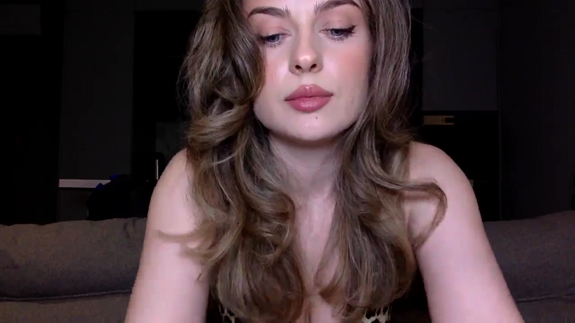 Gallery image thumbnail from SindiMoon's myfreecams stream on, 06/12/2025, 22:13 image 19 of 20