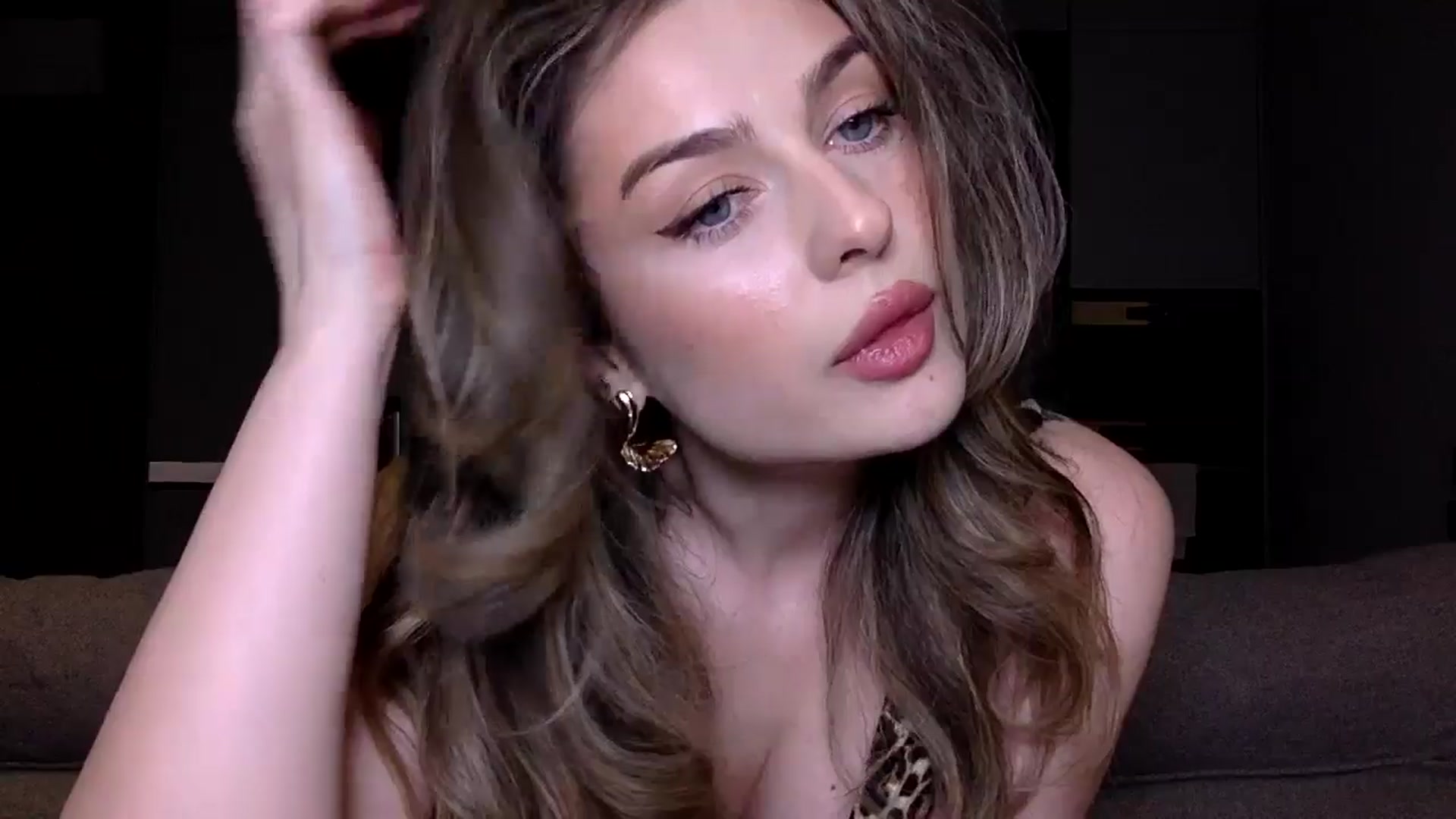 Gallery image thumbnail from SindiMoon's myfreecams stream on, 06/12/2025, 22:13 image 16 of 20