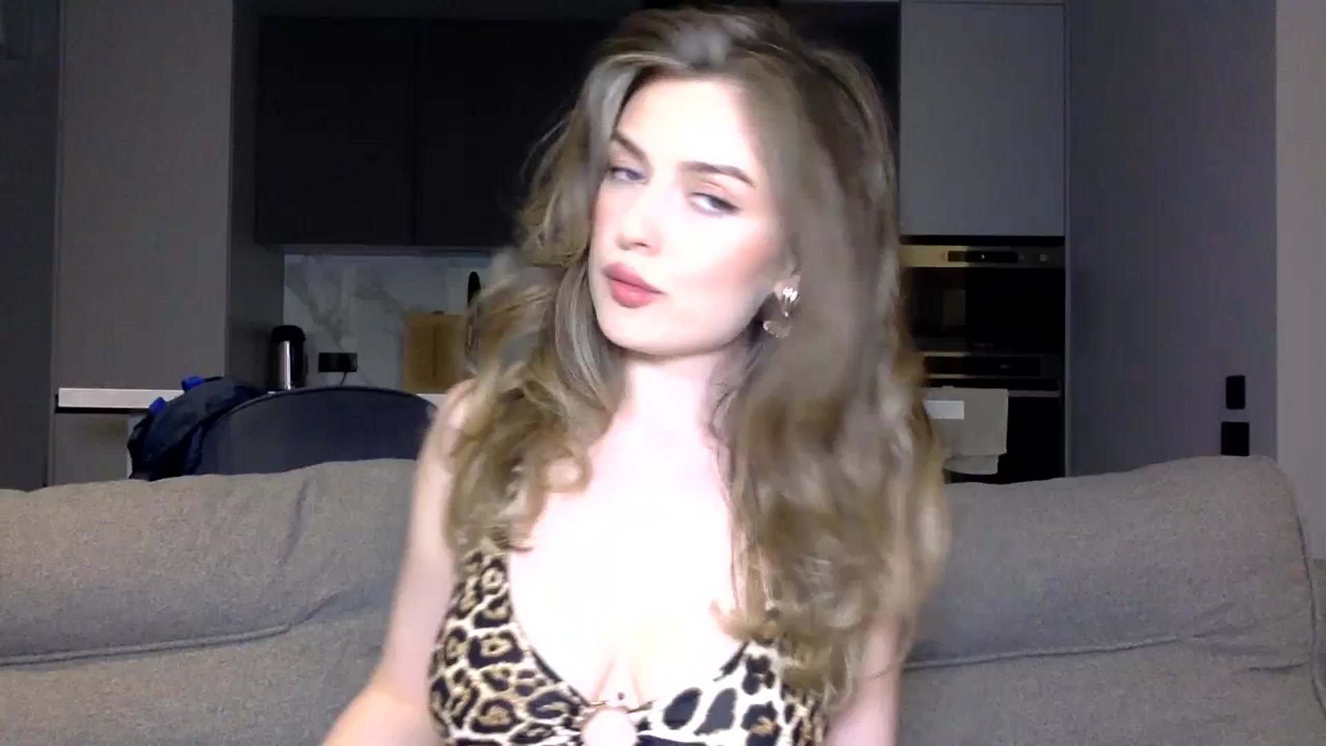 Gallery image thumbnail from SindiMoon's myfreecams stream on, 06/12/2025, 23:36 image 1 of 20