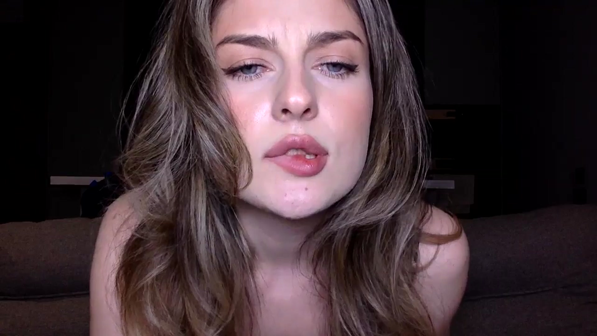 Gallery image thumbnail from SindiMoon's myfreecams stream on, 06/12/2025, 23:36 image 19 of 20