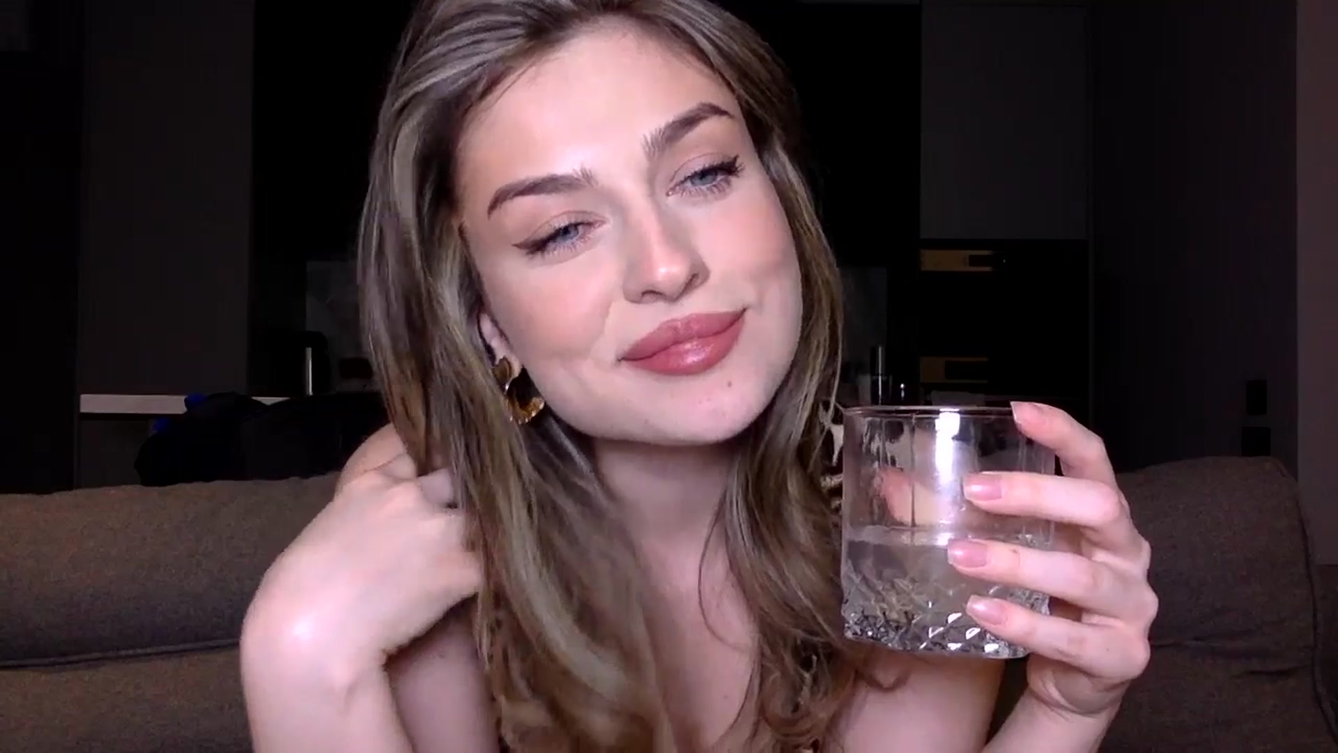 Gallery image thumbnail from SindiMoon's myfreecams stream on, 06/13/2025, 02:12 image 7 of 20