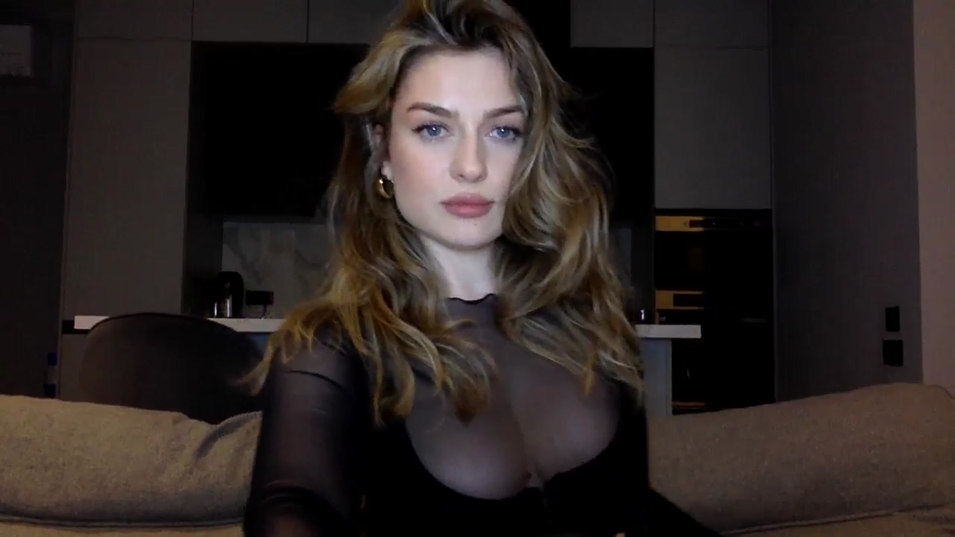 Gallery image thumbnail from SindiMoon's myfreecams stream on, 06/18/2025, 22:23 image 6 of 20