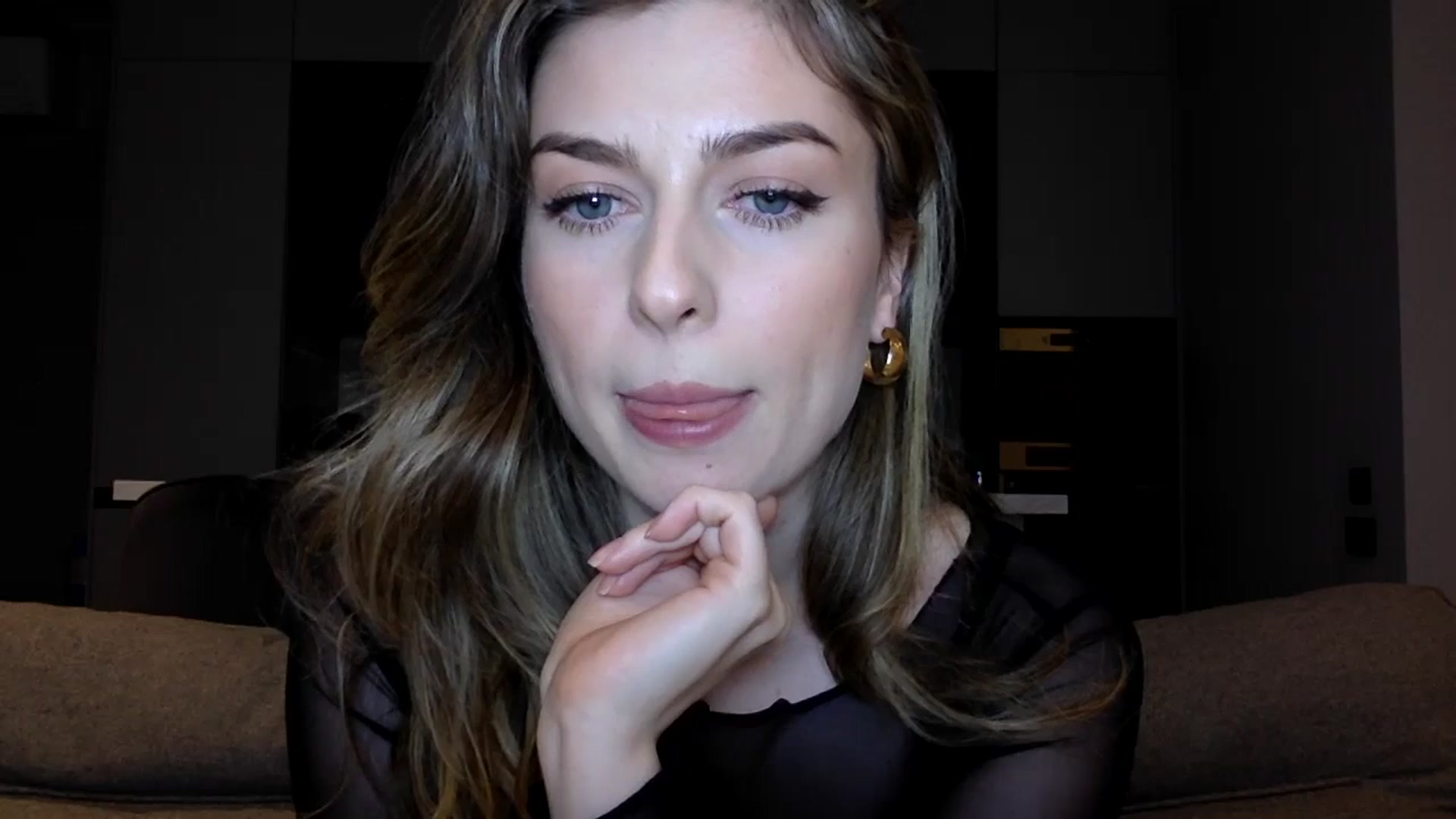 Gallery image thumbnail from SindiMoon's myfreecams stream on, 06/18/2025, 22:23 image 10 of 20
