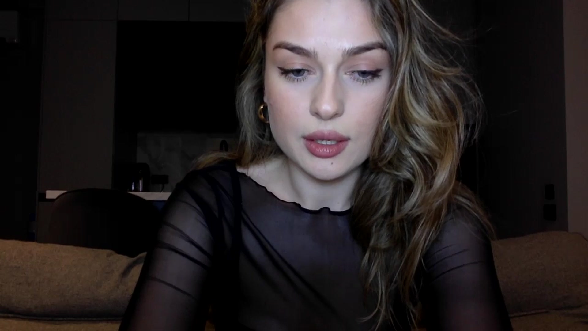 Gallery image thumbnail from SindiMoon's myfreecams stream on, 06/18/2025, 22:23 image 4 of 20