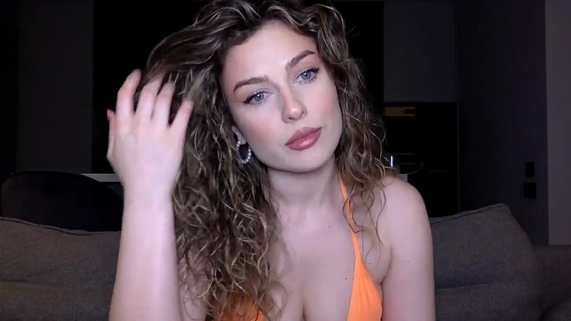 Gallery image thumbnail from SindiMoon's myfreecams stream on, 07/05/2025, 24:10 image 3 of 20