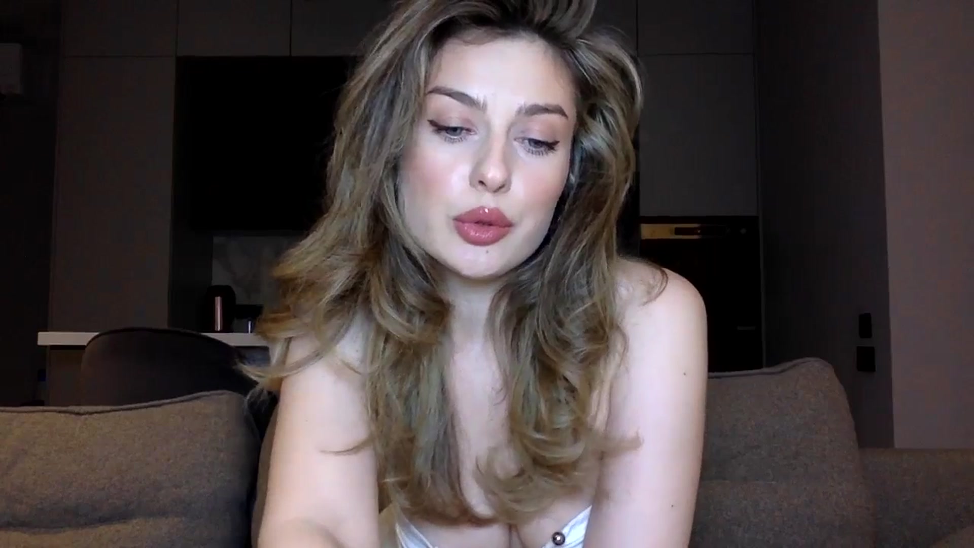 Gallery image thumbnail from SindiMoon's myfreecams stream on, 07/10/2025, 21:53 image 8 of 20