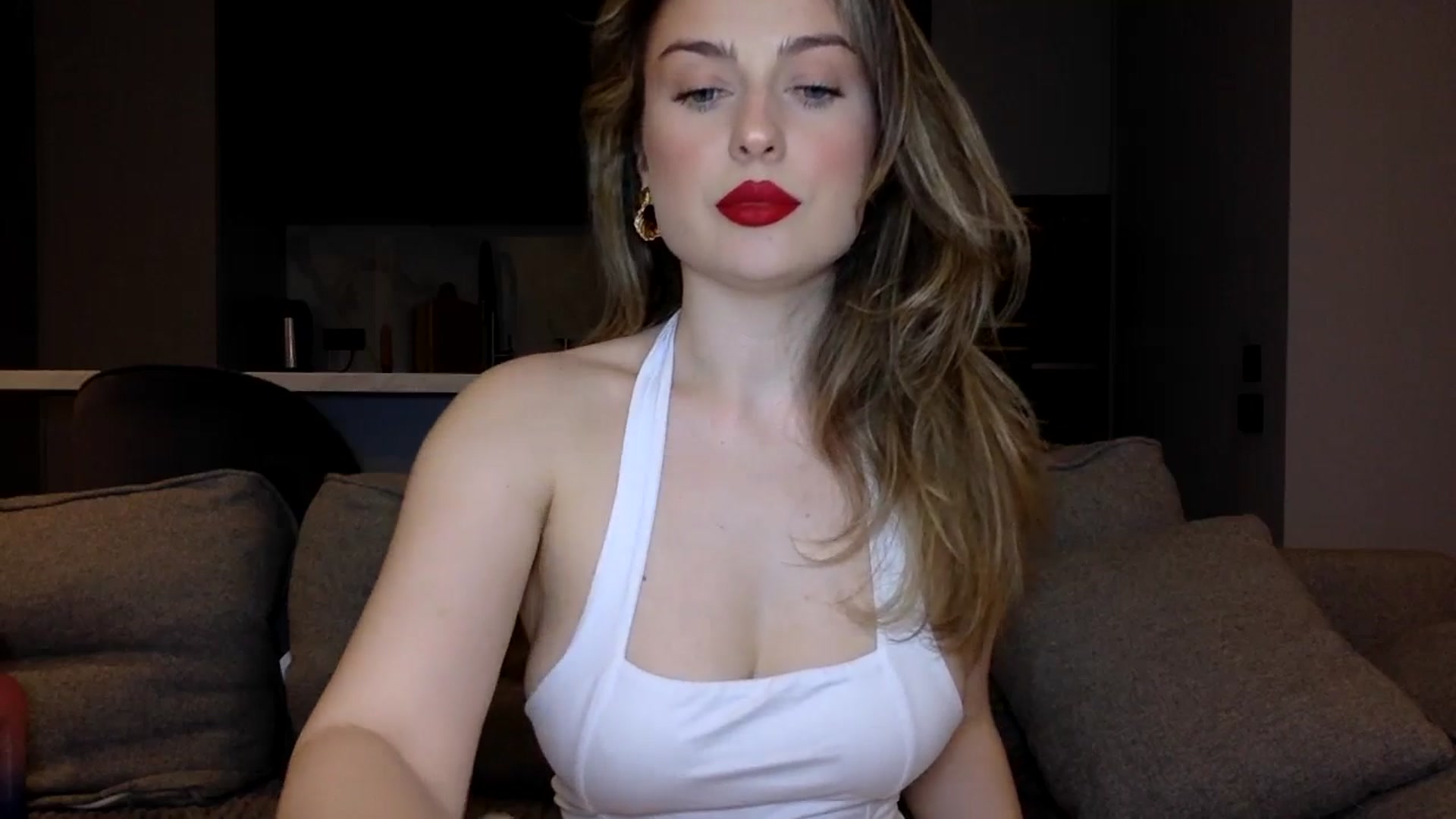 Gallery image thumbnail from SindiMoon's myfreecams stream on, 07/19/2025, 21:59 image 15 of 20
