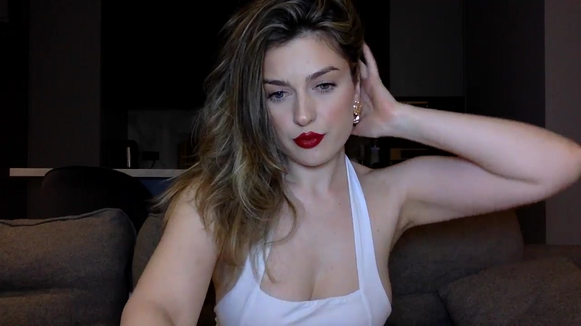 Gallery image thumbnail from SindiMoon's myfreecams stream on, 07/19/2025, 23:54 image 7 of 20