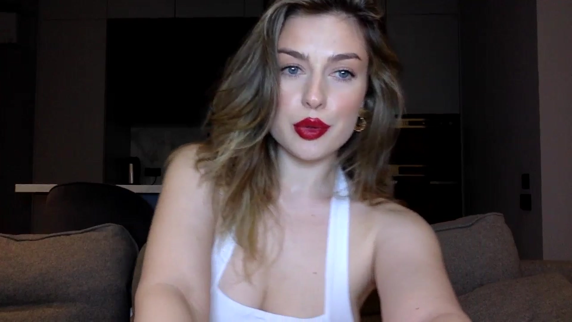 Gallery image thumbnail from SindiMoon's myfreecams stream on, 07/19/2025, 23:54 image 14 of 20