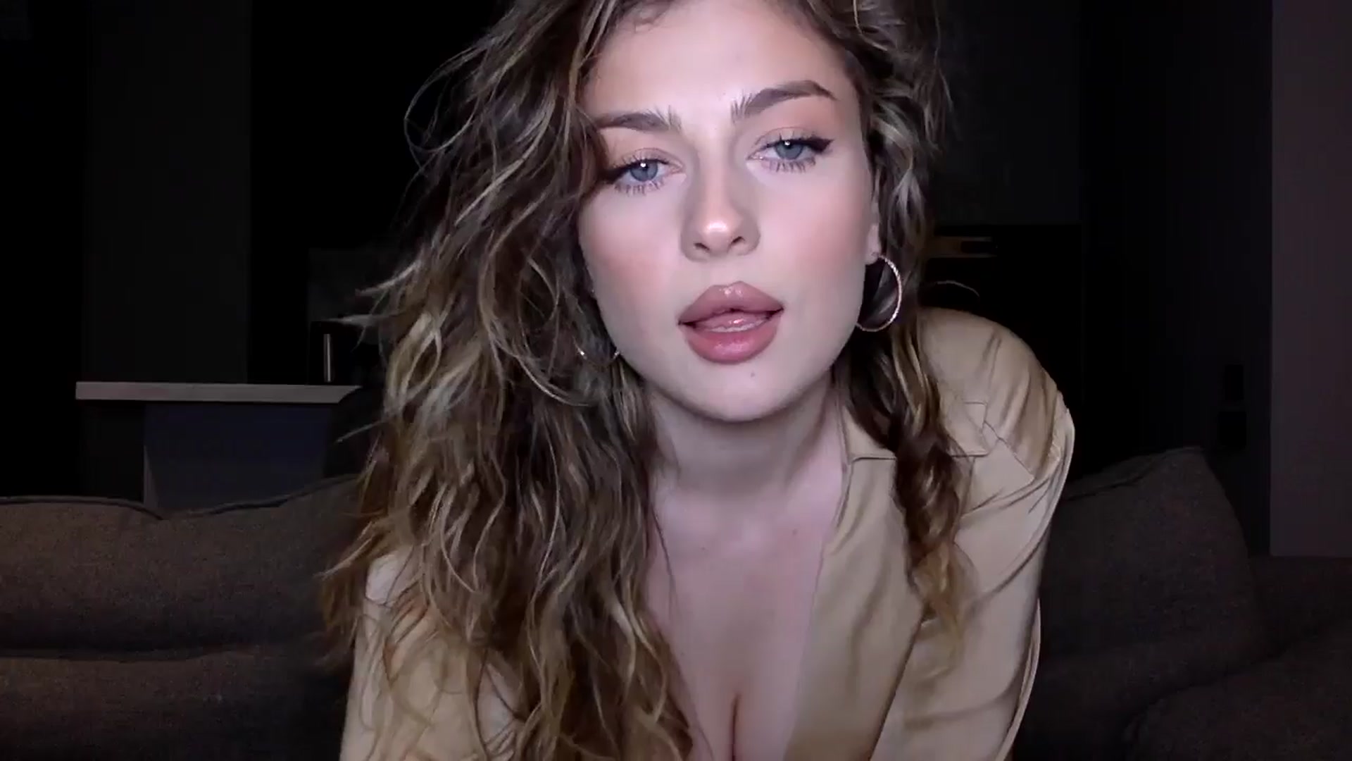 Gallery image thumbnail from SindiMoon's myfreecams stream on, 07/26/2025, 21:58 image 17 of 20