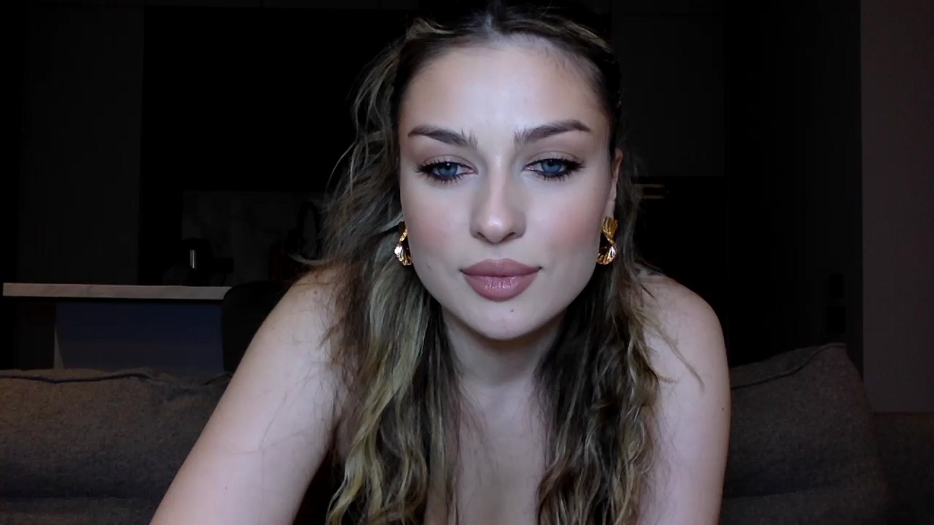 Gallery image thumbnail from SindiMoon's myfreecams stream on, 07/31/2025, 22:41 image 8 of 20