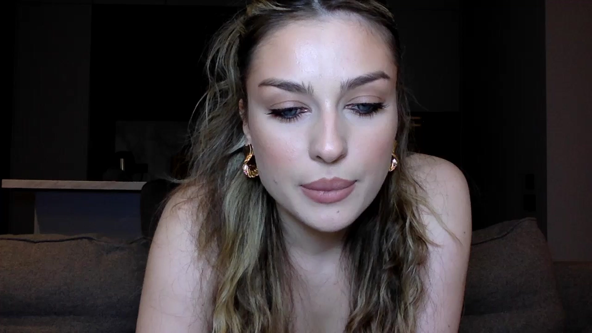 Gallery image thumbnail from SindiMoon's myfreecams stream on, 07/31/2025, 22:41 image 9 of 20