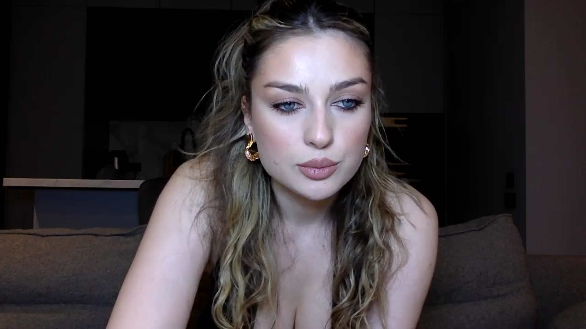 Gallery image thumbnail from SindiMoon's myfreecams stream on, 07/31/2025, 22:41 image 2 of 20