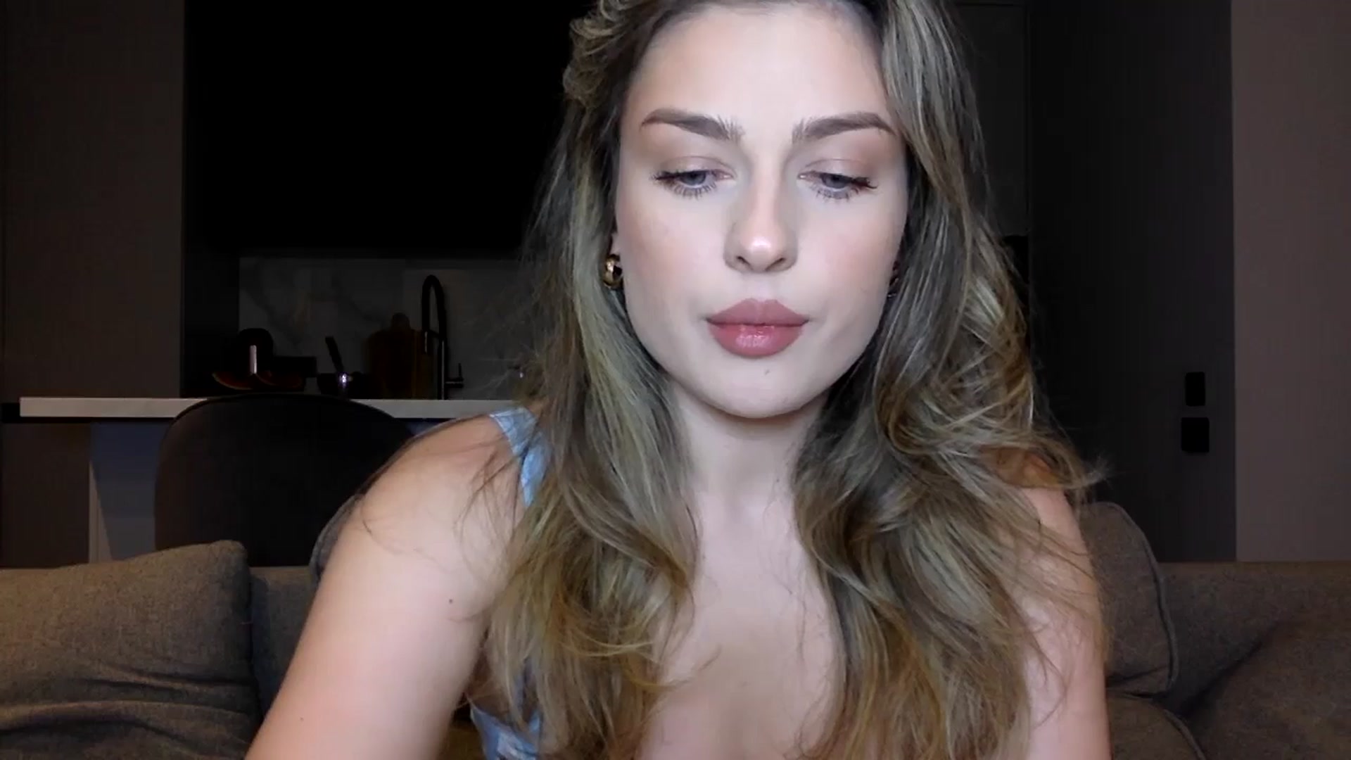 Gallery image thumbnail from SindiMoon's myfreecams stream on, 09/06/2025, 21:03 image 3 of 20