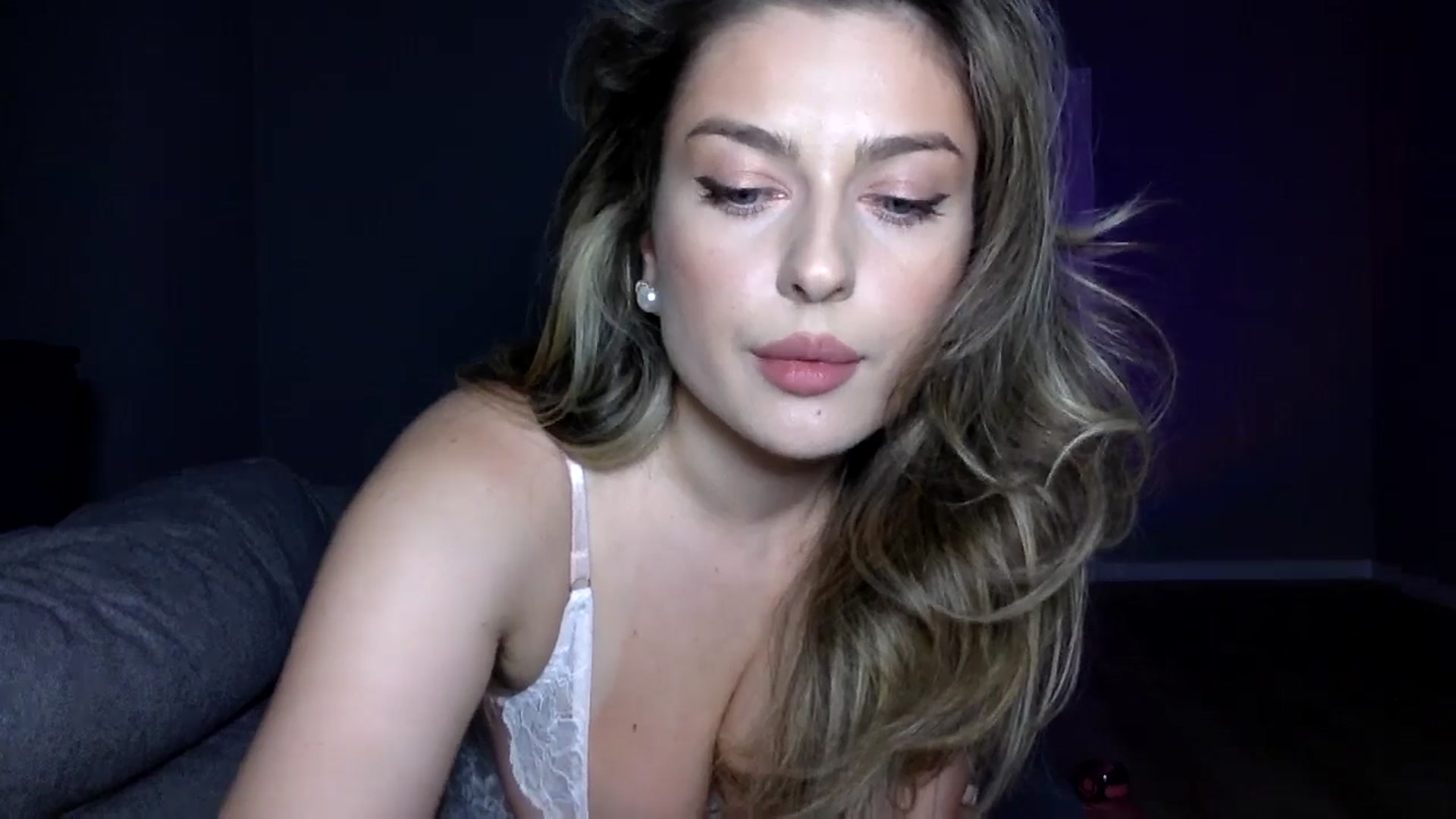 Gallery image thumbnail from SindiMoon's myfreecams stream on, 09/14/2025, 19:37 image 6 of 20