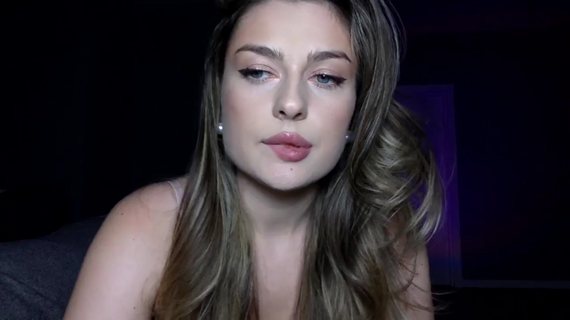 Gallery image thumbnail from SindiMoon's myfreecams stream on, 09/14/2025, 22:25 image 10 of 20